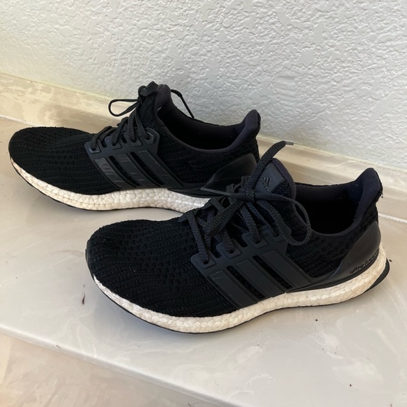 Adidas Women’s Ultra-boost Running Shoes Black Size 7.5 - Picture 2 of 10